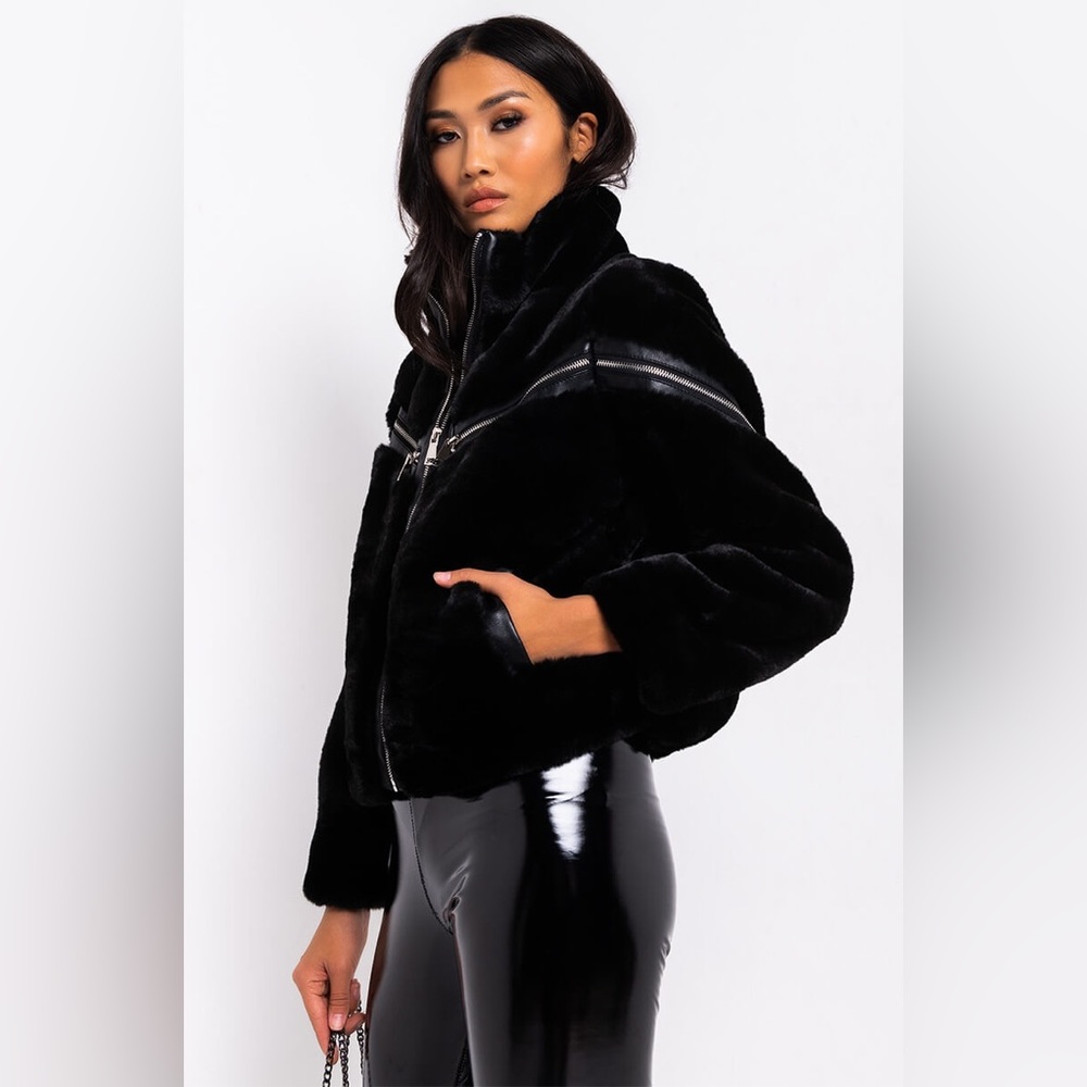 NWOT Azalea Wang faux fur bomber jacket